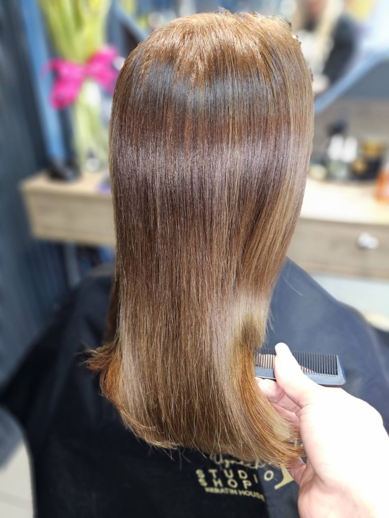 Реконструкція волосся – відновлення без праски